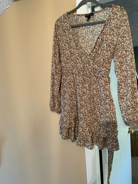 Pretty Country Dress-Light weight, Flowing-Floral -Sleeve Smocked Waist Dress